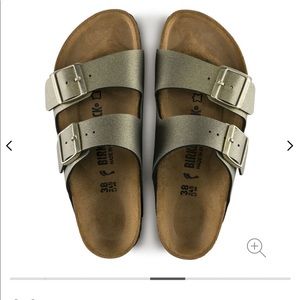 Arizona
Birko-Flor
Icy Metallic Stone Gold NWOT